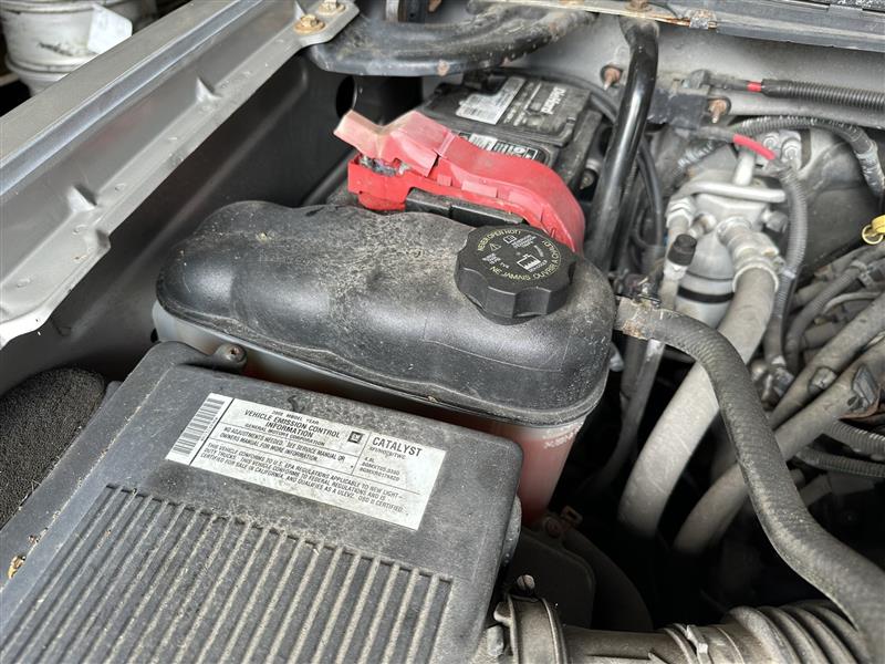 キャディラック CADILLAC ESCALADE ESV 2007-2014 Coolant Reservoir - Marks Auto Parts
